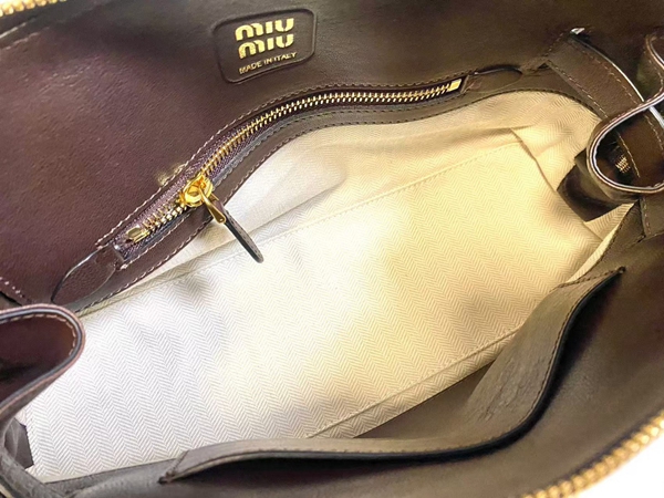 スーパーコピーブランドバッグ角部分ディテール